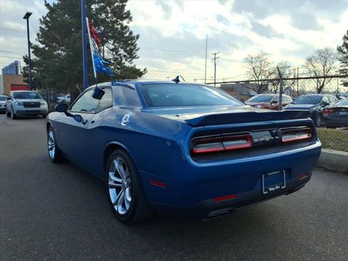 Used 2022 Dodge Challenger R/T w/ Driver Convenience Group image 9