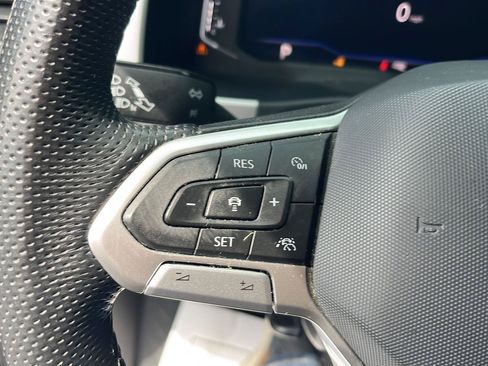Used 2023 Volkswagen Atlas SEL R-Line AWD/4WD image 11