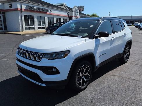 Used 2025 Jeep Compass Limited AWD/4WD image 3