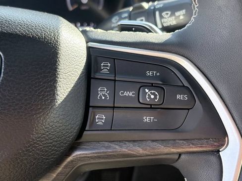 Used 2023 Jeep Grand Cherokee L Limited w/ Black Appearance Package RWD image 12