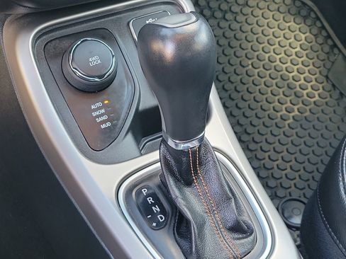 Used 2019 Jeep Compass Latitude w/ Popular Equipment Group AWD/4WD image 23