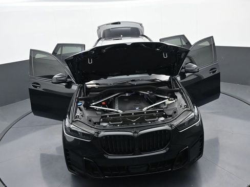 Used 2026 BMW X5 xDrive40i w/ M Sport Package image 41