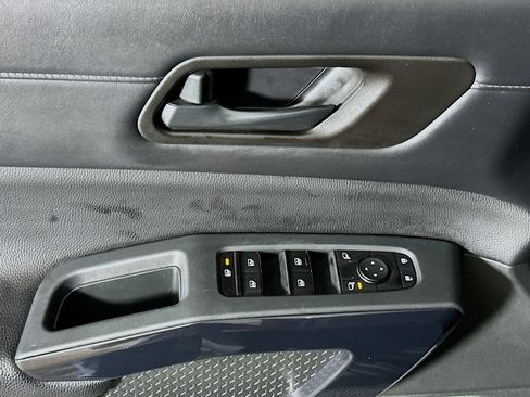 Used 2024 Nissan Pathfinder S w/ Cargo Package image 15