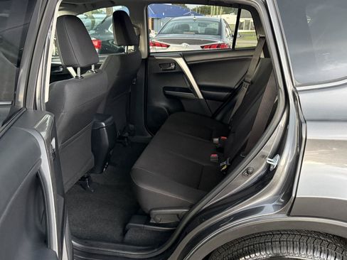 Used 2017 Toyota RAV4 XLE FWD image 9