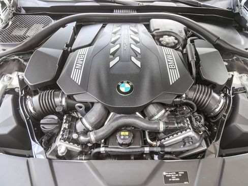 Certified 2022 BMW 750i xDrive w/ Autobahn Package AWD/4WD image 25