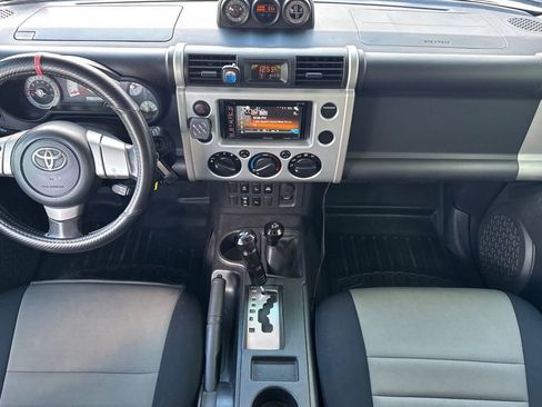 Used 2008 Toyota FJ Cruiser 4WD image 13