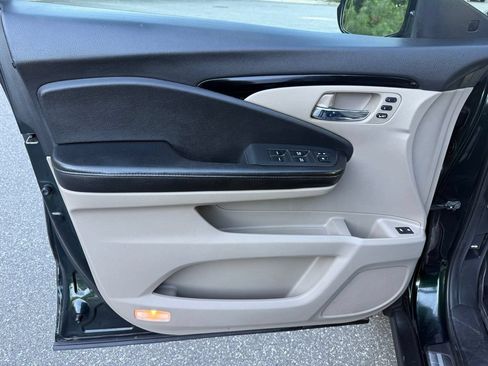 Used 2016 Honda Pilot Elite image 12