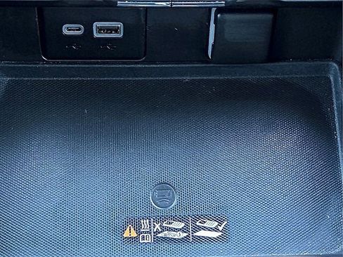 Used 2021 Chevrolet Tahoe Premier w/ Premium Package image 20