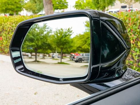 Certified 2025 Cadillac XT6 Luxury image 27