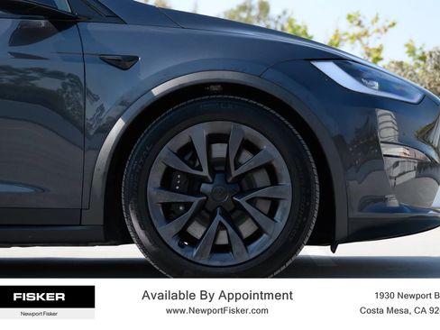 Used 2024 Tesla Model X image 3