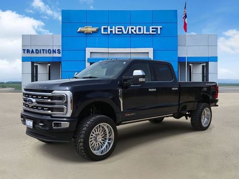 Used 2024 Ford F350 Platinum w/ FX4 Off-Road Package AWD/4WD image 5