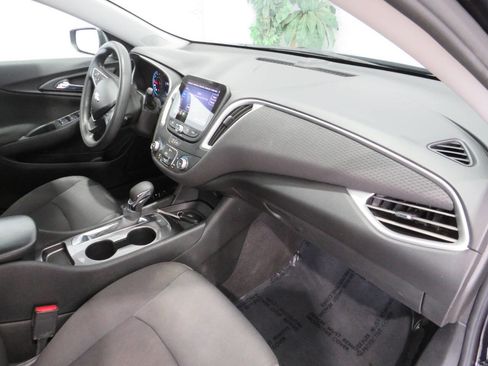 Used 2022 Chevrolet Malibu LS image 9