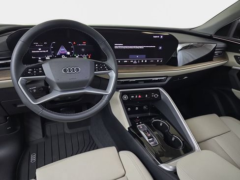 Used 2025 Audi Q5 Premium Plus w/ Premium Plus AWD/4WD image 12