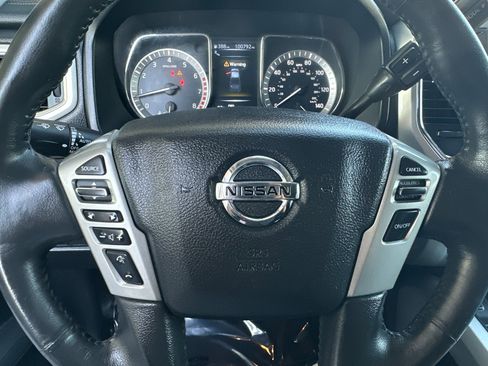 Used 2017 Nissan Titan SL image 23