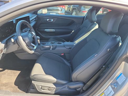 Used 2025 Ford Mustang GT w/ GT Performance Package image 8
