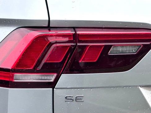 Used 2023 Volkswagen Tiguan SE R-Line FWD image 7
