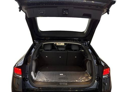 New 2026 Nissan Leaf Platinum+ w/ Cargo Package (Platinum+) image 9