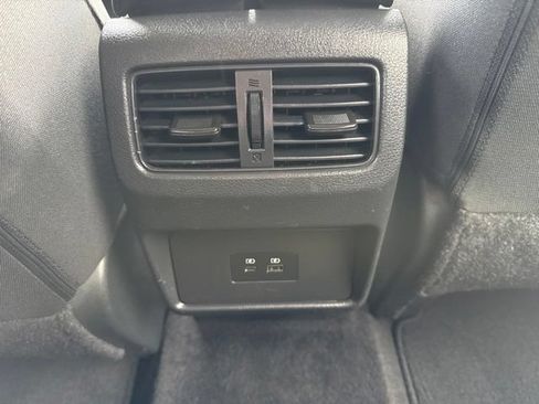 Used 2023 Nissan Rogue SV AWD/4WD image 11