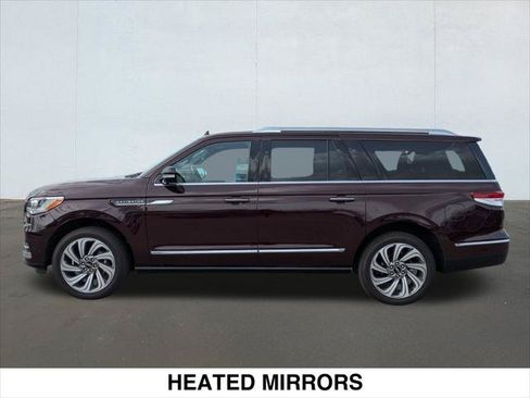Used 2024 Lincoln Navigator L Reserve AWD/4WD image 2
