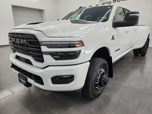 Used 2025 RAM 3500 Laramie image 7