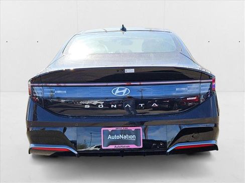 New 2025 Hyundai Sonata Limited image 8