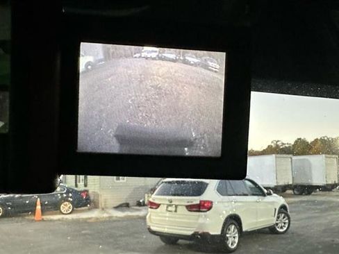 Used 2003 HUMMER H2 w/ Preferred Equipment Group image 37