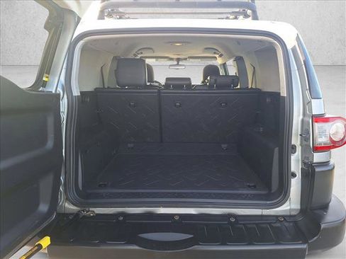 Used 2012 Toyota FJ Cruiser image 17