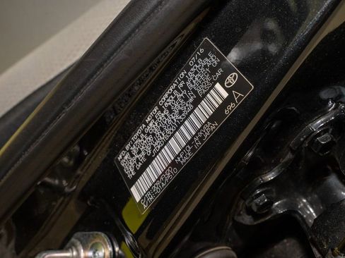 Used 2016 Toyota Prius C One image 19