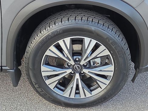 Used 2022 Nissan Rogue SV image 7