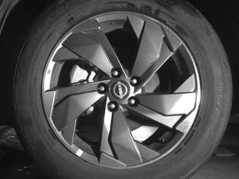 Used 2025 Nissan Rogue SV image 12