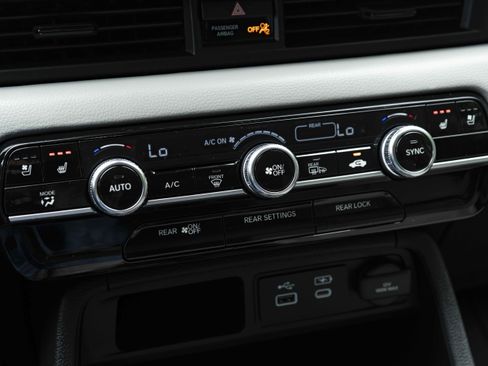 Certified 2025 Honda Pilot Elite image 33