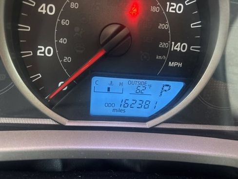 Used 2013 Toyota RAV4 XLE AWD/4WD image 15