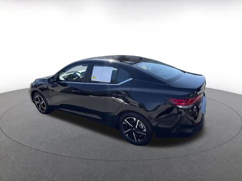 Used 2025 Nissan Sentra SV FWD image 10