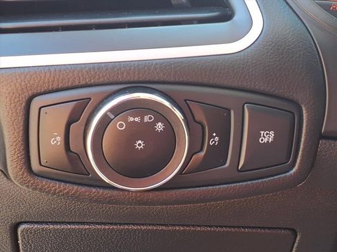 Used 2023 Ford Edge SEL image 16