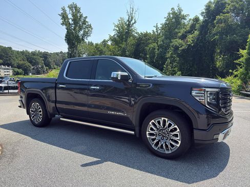 Used 2023 GMC Sierra 1500 Denali Ultimate AWD/4WD image 4