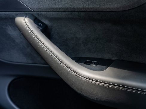 Used 2026 Tesla Model Y AWD image 13