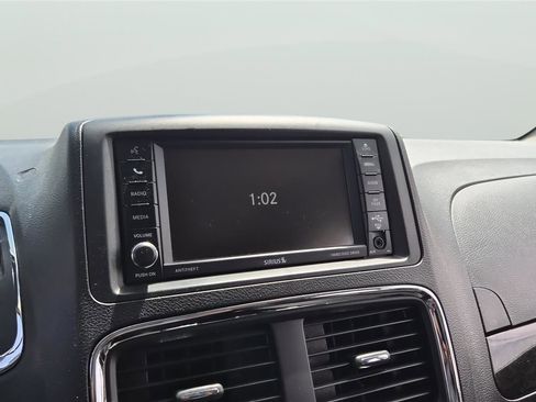 Used 2017 Dodge Grand Caravan SE w/ Power Window Group image 18