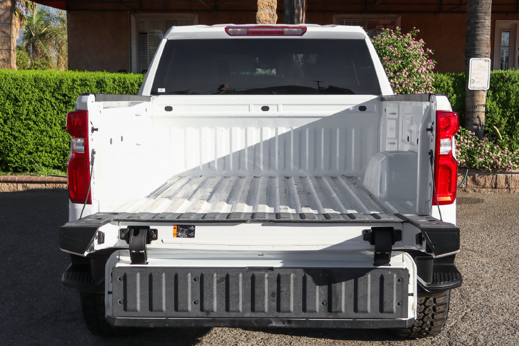 Used 2022 Chevrolet Silverado 1500 LT Trail Boss w/ LPO, Dark Essentials Package AWD/4WD image 9