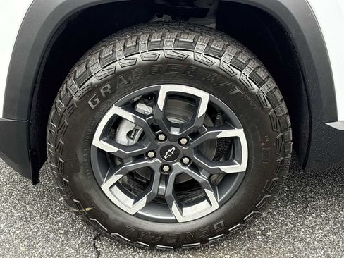 New 2026 Chevrolet Equinox ACTIV FWD image 32