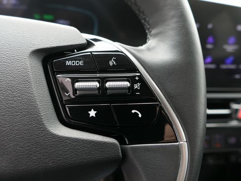 Certified 2023 Kia Niro SX Touring FWD image 15