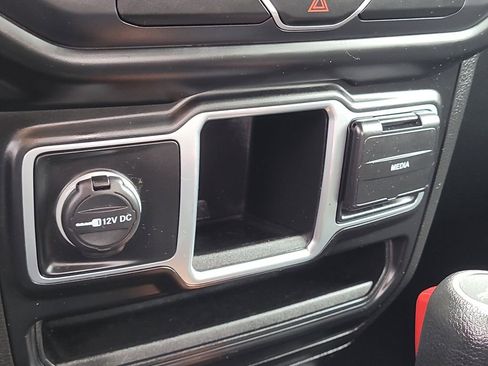 Used 2020 Jeep Gladiator Sport image 20