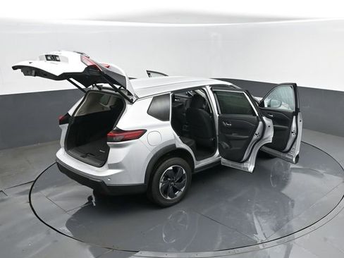 Used 2024 Nissan Rogue SV AWD/4WD image 25