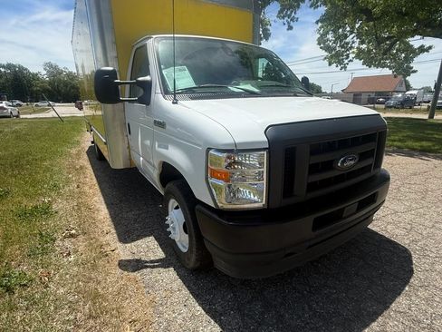 Used 2023 Ford E-350 and Econoline 350 Super Duty w/ Driver's Safety Package RWD image 7