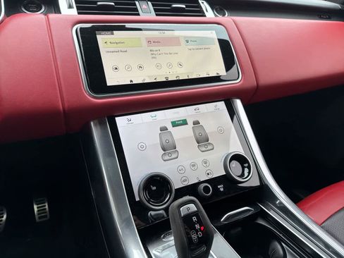 Used 2020 Land Rover Range Rover Sport HST image 13