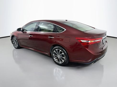 Used 2018 Toyota Avalon XLE Premium w/ Carpet Mat Package FWD image 5