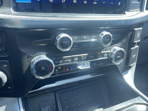 Used 2023 Ford F150 Limited image 16