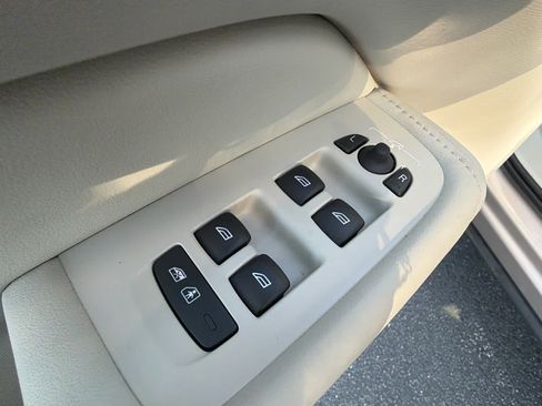 Certified 2023 Volvo XC60 B5 Plus image 26