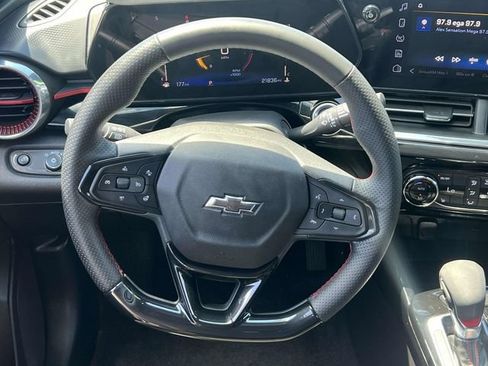 Used 2024 Chevrolet Trax RS FWD image 14