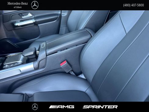 Used 2022 Mercedes-Benz GLB 250 image 14
