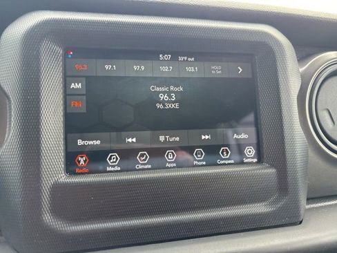 Used 2023 Jeep Wrangler Sport S image 10